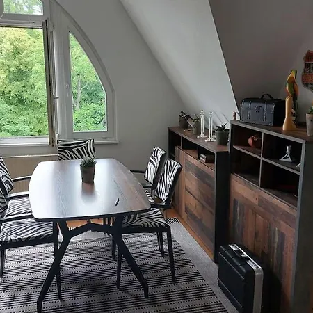 In Zentraler Lage Mit Blick Ins Gruene Apartman Erfurt