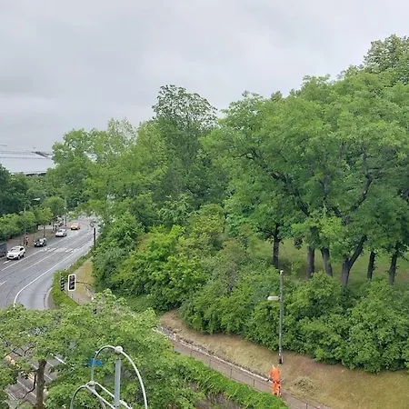 Apartman In Zentraler Lage Mit Blick Ins Gruene Erfurt