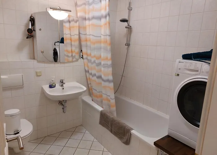 In Zentraler Lage Mit Blick Ins Gruene Apartman Erfurt